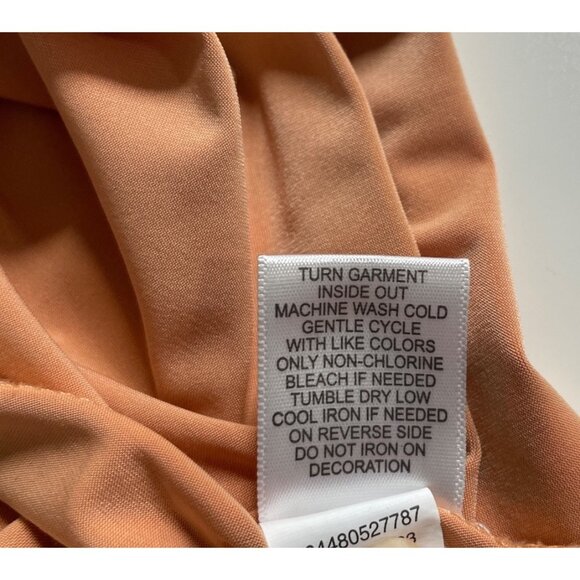 Womens Plus Size V-Neck Floral & Geometric Pleated Tunic Top w/Sequin Detail - Picture 9 of 9